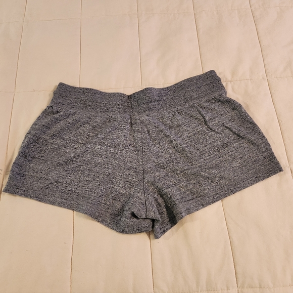 Nike Women's Heathered Gray Knit Logo Shorts Size Medium EUC Pockets - Picture 7 of 9
